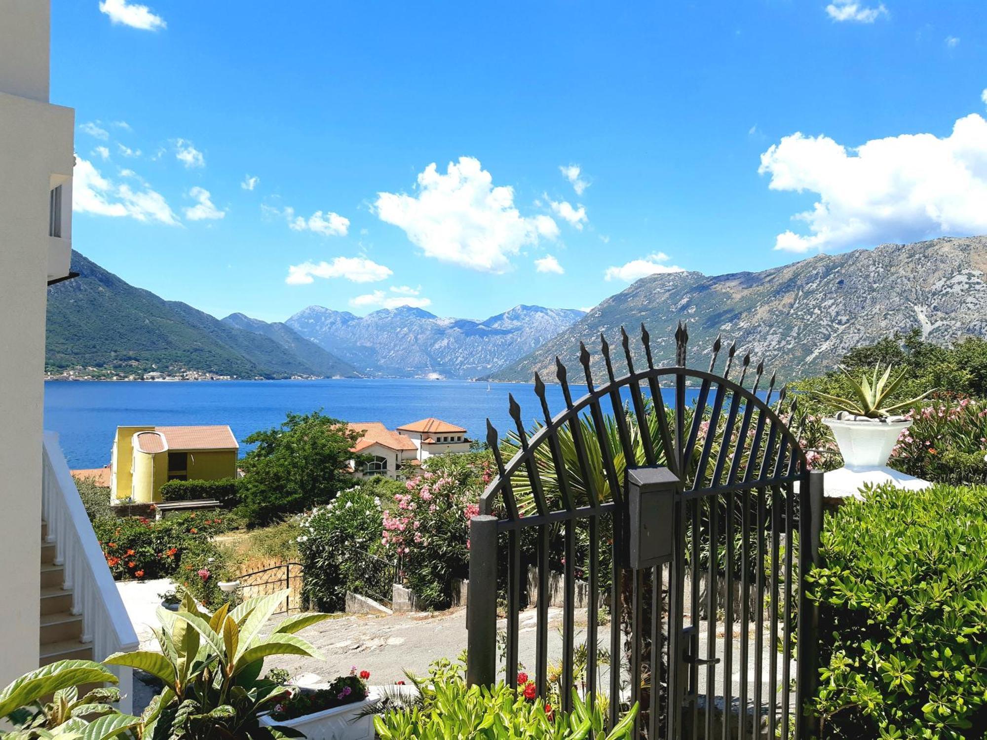 Apartments Sonja Kotor Exterior photo